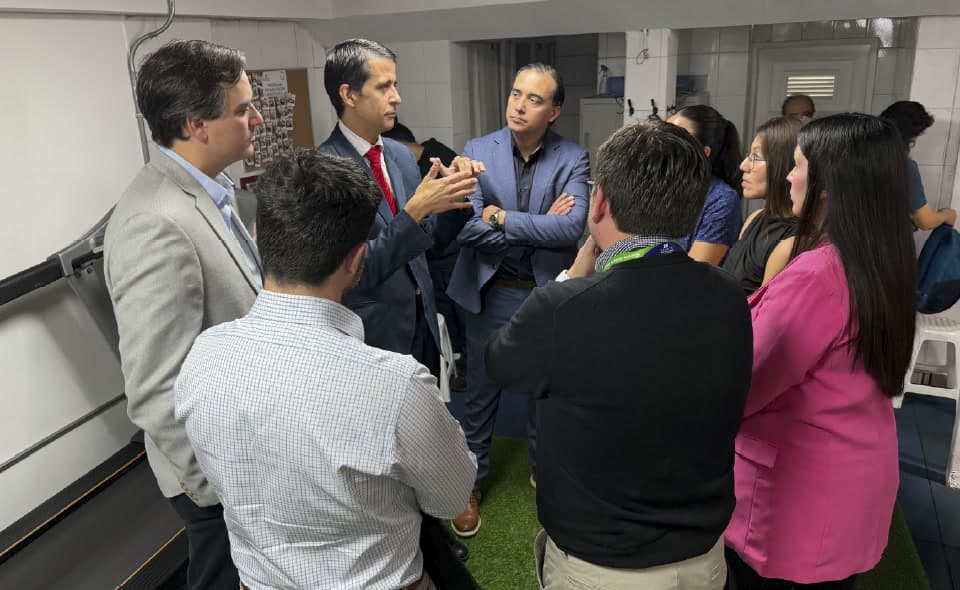 Lanzamiento del Programa de Rehabilitación Cardiovascular de Sports: conversación en la sala de rehabilitación