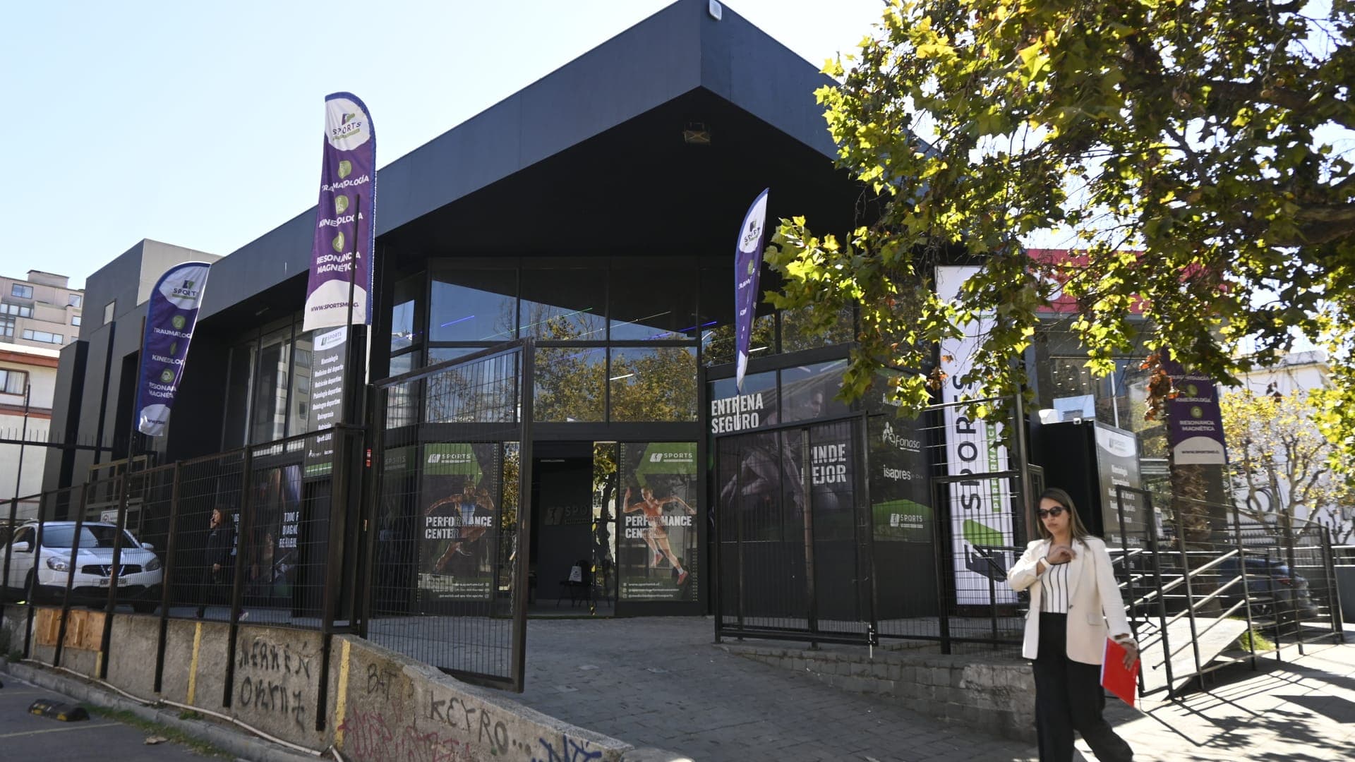 Fachada de Sports Performance Center, SportsMD